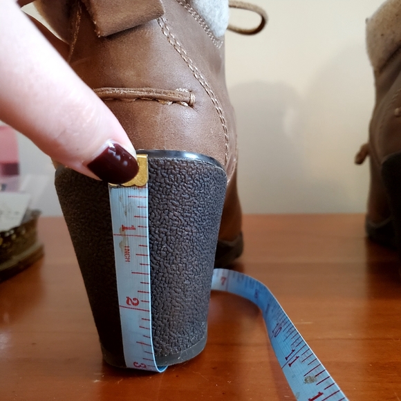 Sperry 8.5 wedge booties - Picture 7 of 8